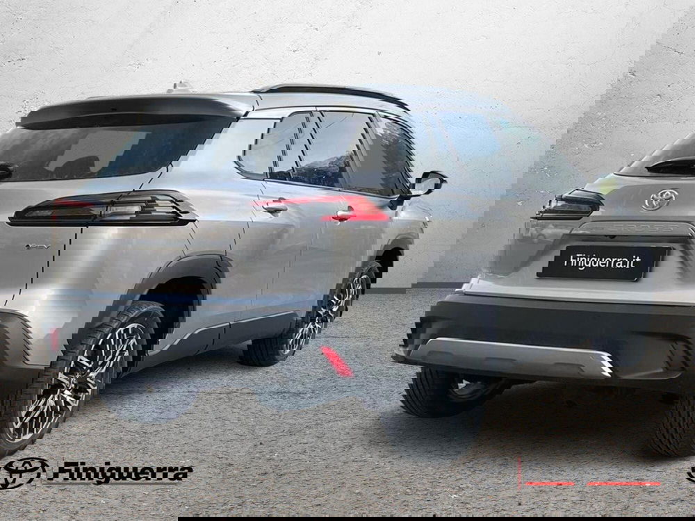 Toyota Corolla Cross Hybrid nuova a Lecco (4)