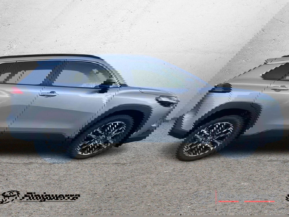 Toyota Corolla Cross Hybrid nuova a Lecco (5)