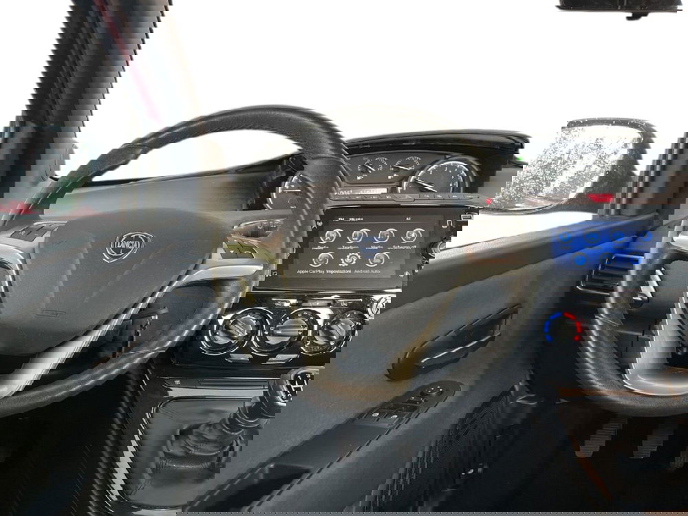 Lancia Ypsilon usata a Torino (10)