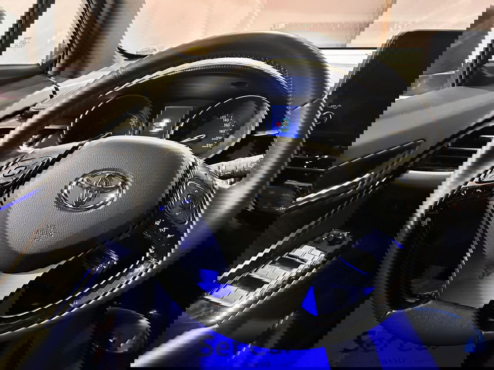 Toyota Toyota C-HR usata a Milano (9)