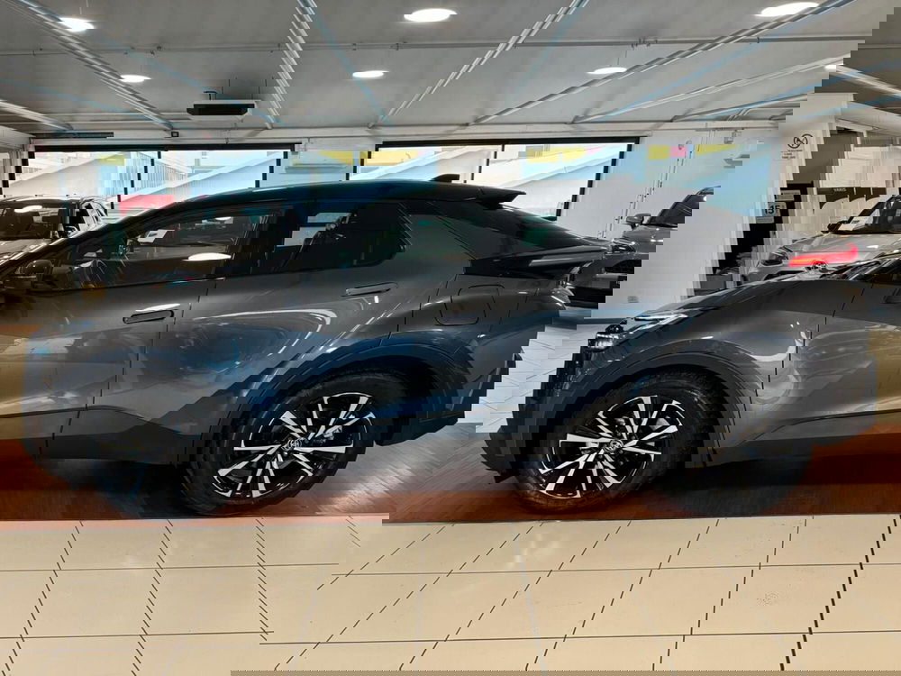 Toyota Toyota C-HR usata a Modena (9)