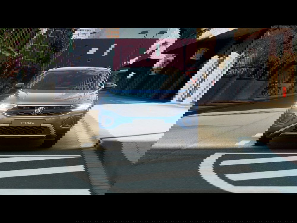 Volkswagen T-Roc nuova a Livorno (5)