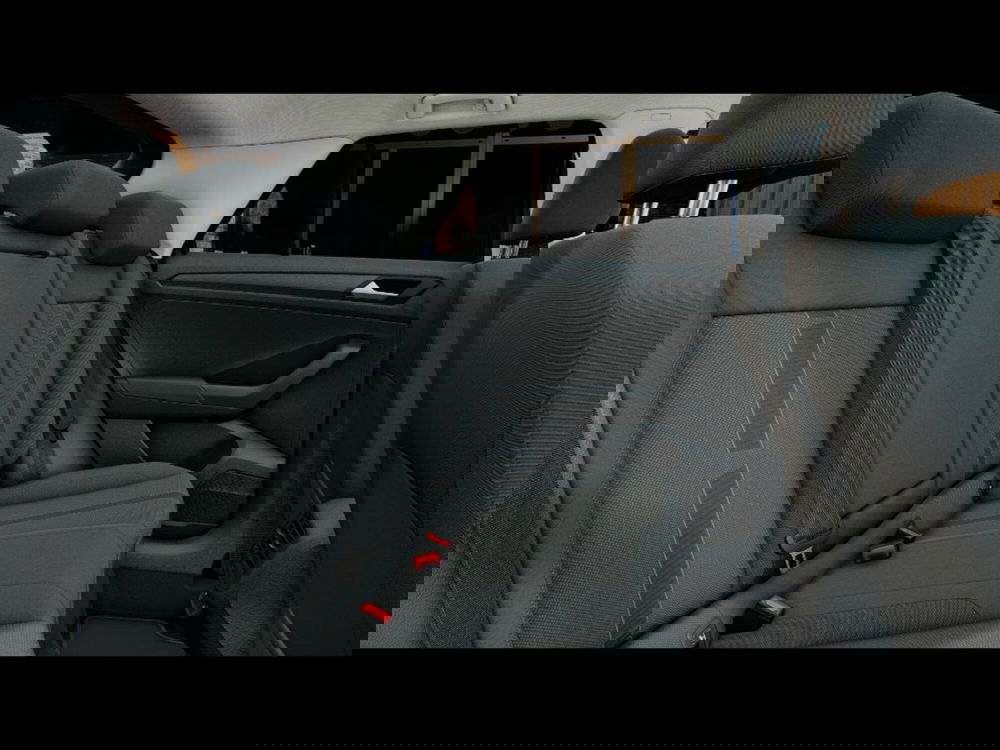 Volkswagen T-Roc nuova a Livorno (8)