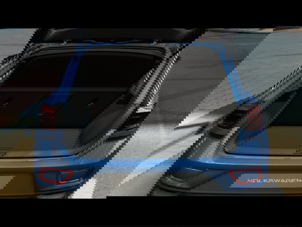 Volkswagen T-Roc nuova a Livorno (9)