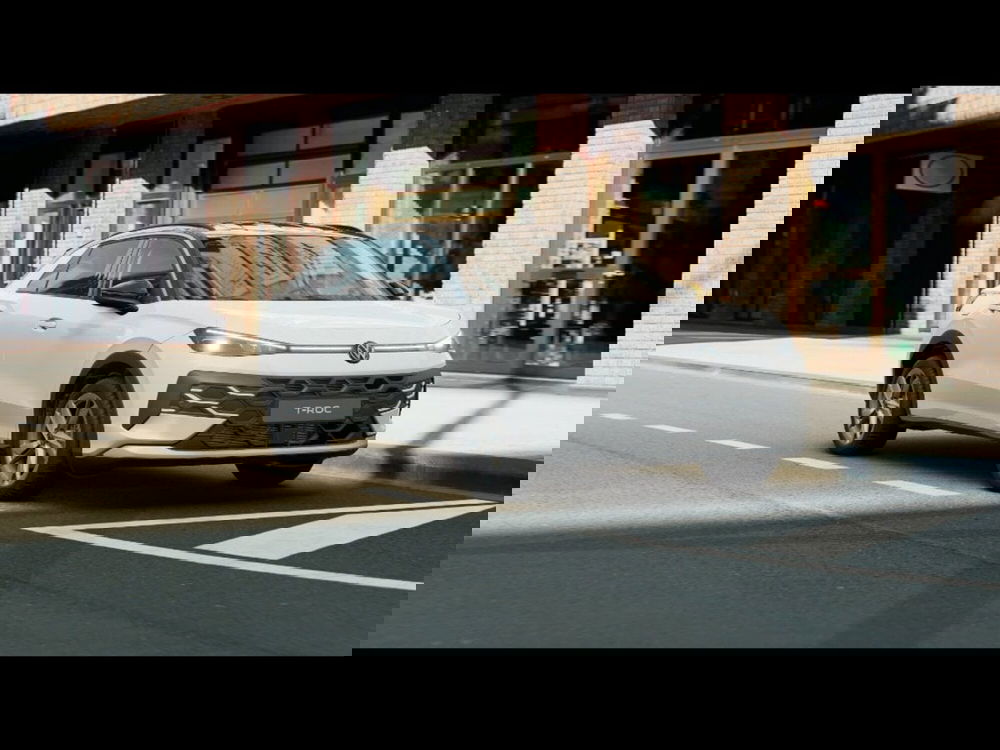 Volkswagen T-Roc nuova a Livorno (4)