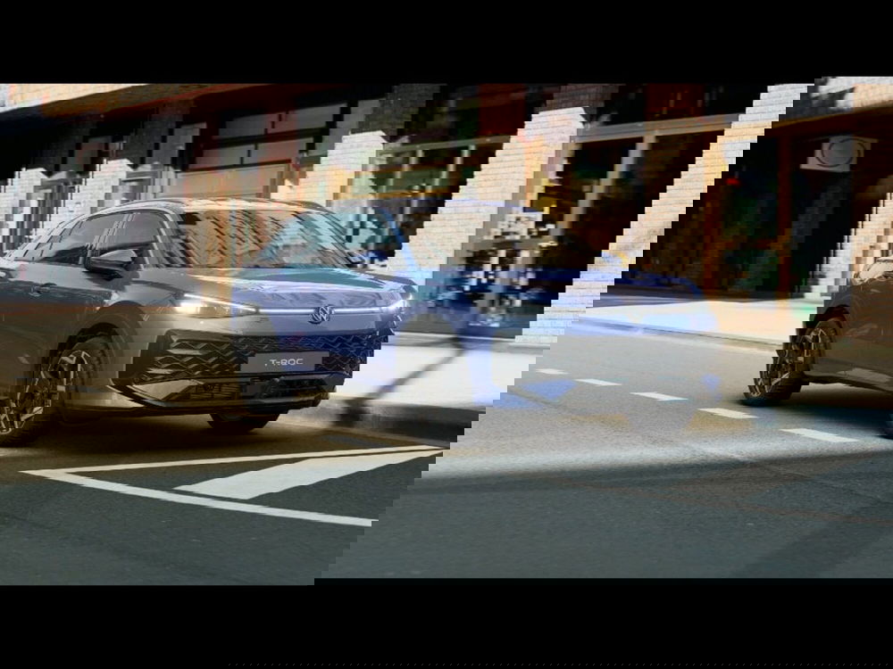 Volkswagen T-Roc nuova a Livorno (4)