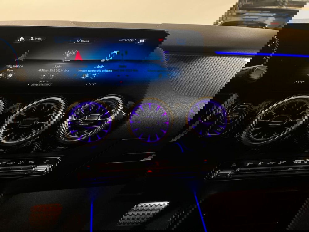 Mercedes-Benz GLA SUV usata a Milano (14)