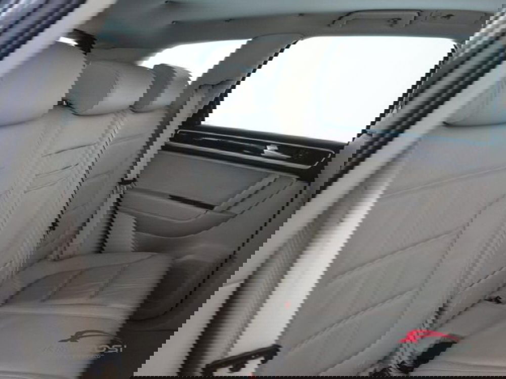 Volkswagen Touareg usata a Perugia (12)