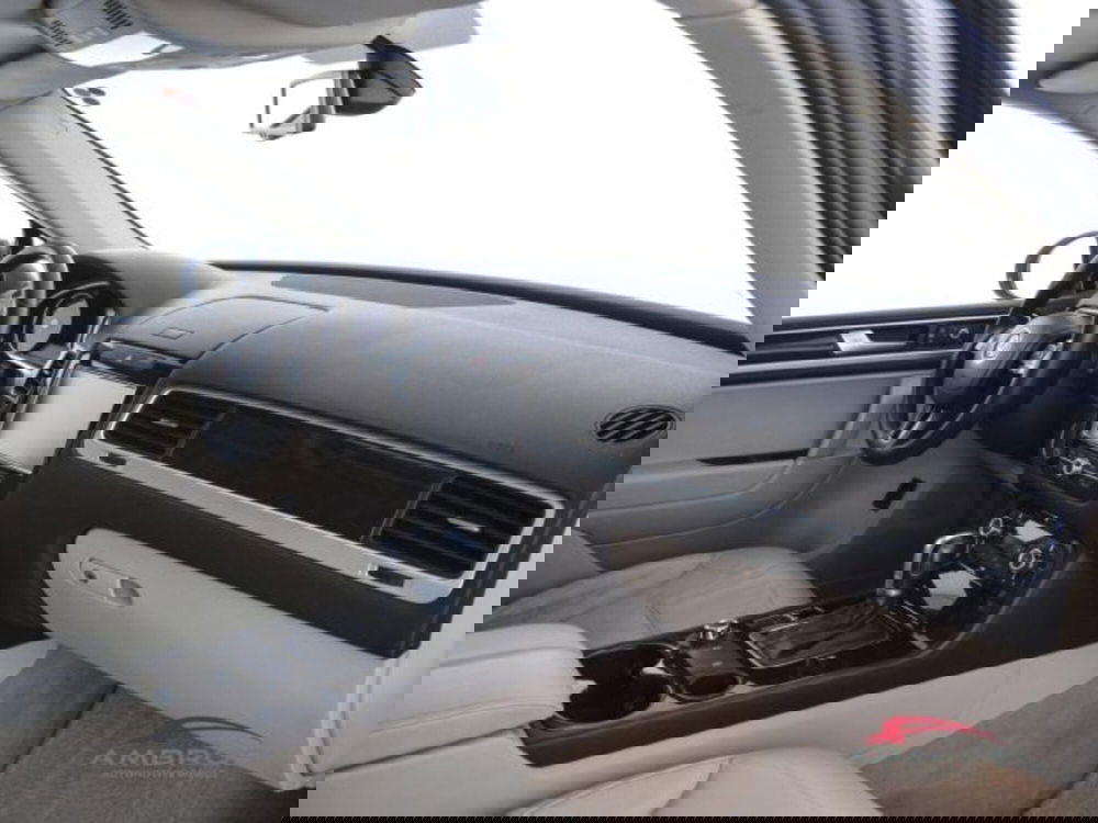 Volkswagen Touareg usata a Perugia (13)