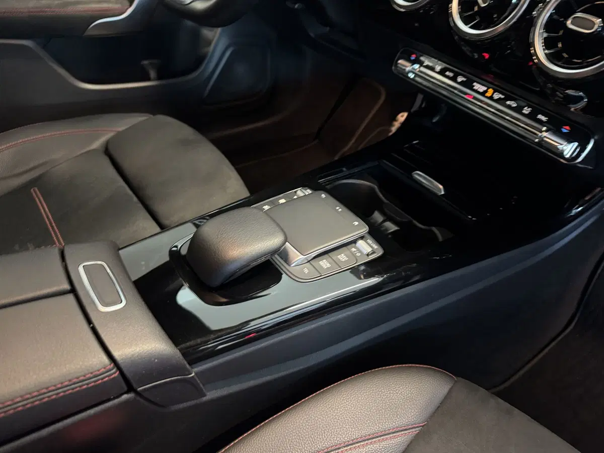 Mercedes-Benz CLA Shooting Brake usata a Messina (13)