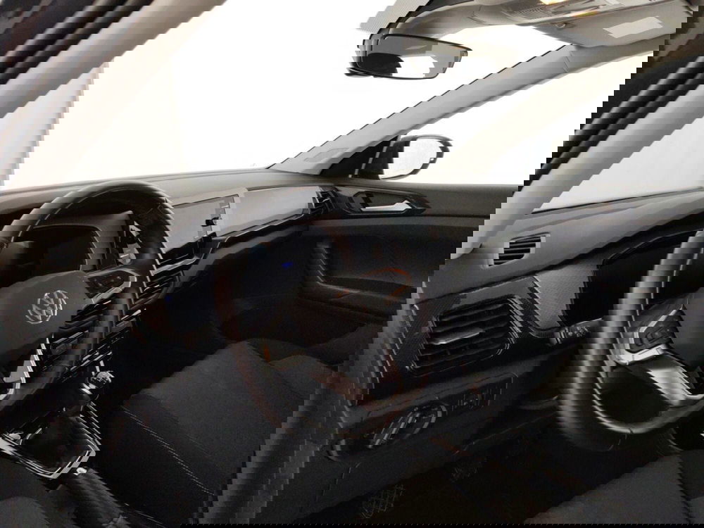 Volkswagen T-Cross usata a Massa-Carrara (8)