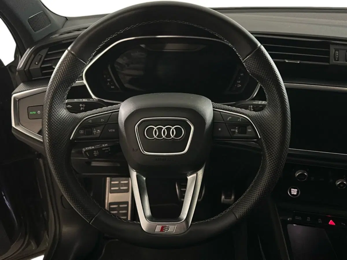 Audi Q3 Sportback usata a Napoli (11)