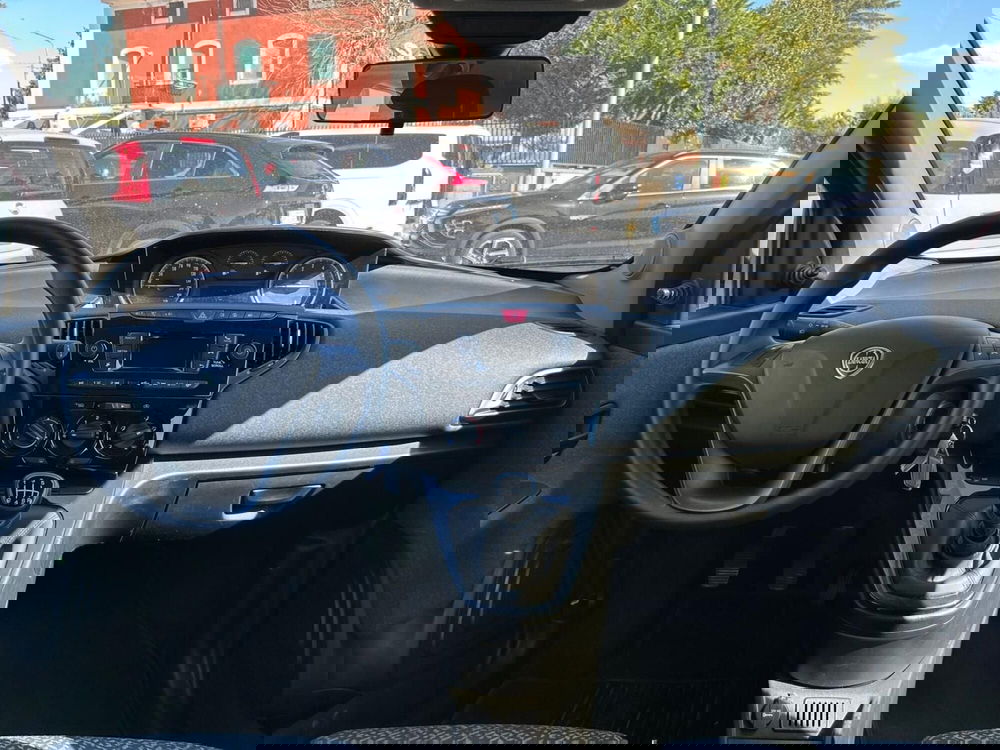 Lancia Ypsilon usata a Salerno (5)