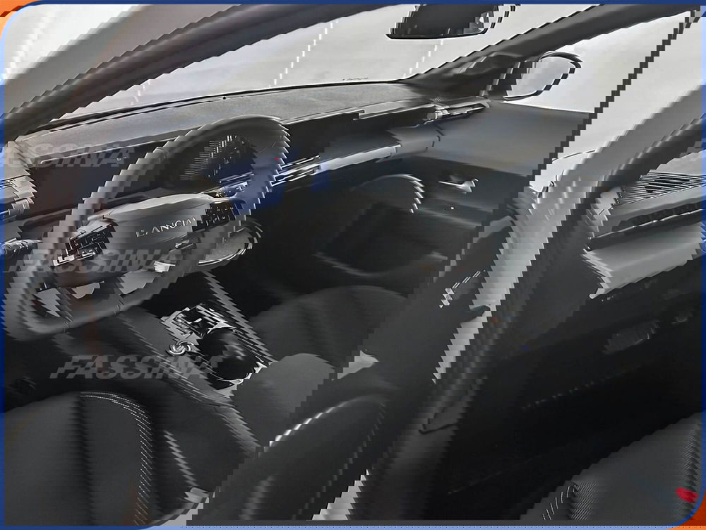 Lancia Ypsilon usata a Milano (9)