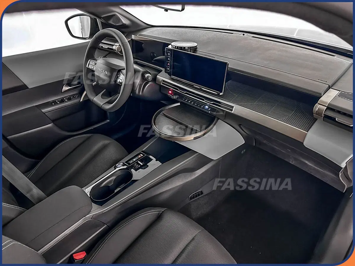 Lancia Ypsilon usata a Milano (12)