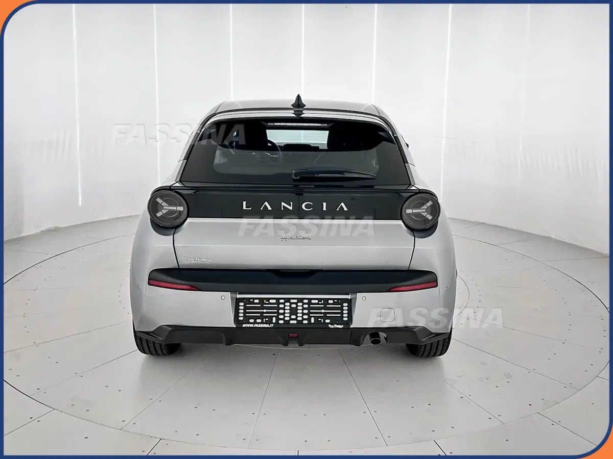 Lancia Ypsilon usata a Milano (4)