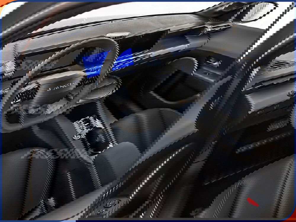 Lancia Ypsilon usata a Milano (8)