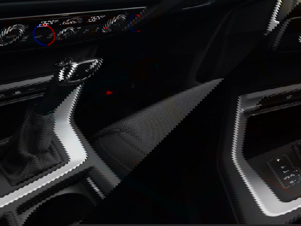 Audi Q3 Sportback usata a Bari (11)