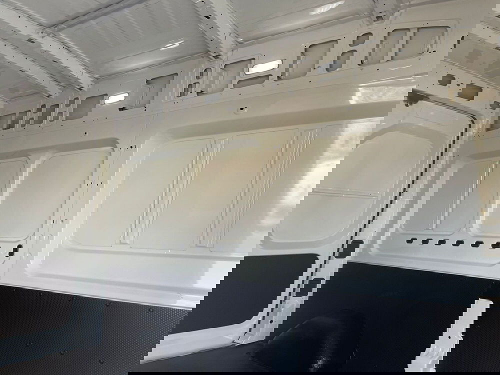 Maxus Deliver9 Furgone usata a Treviso (8)