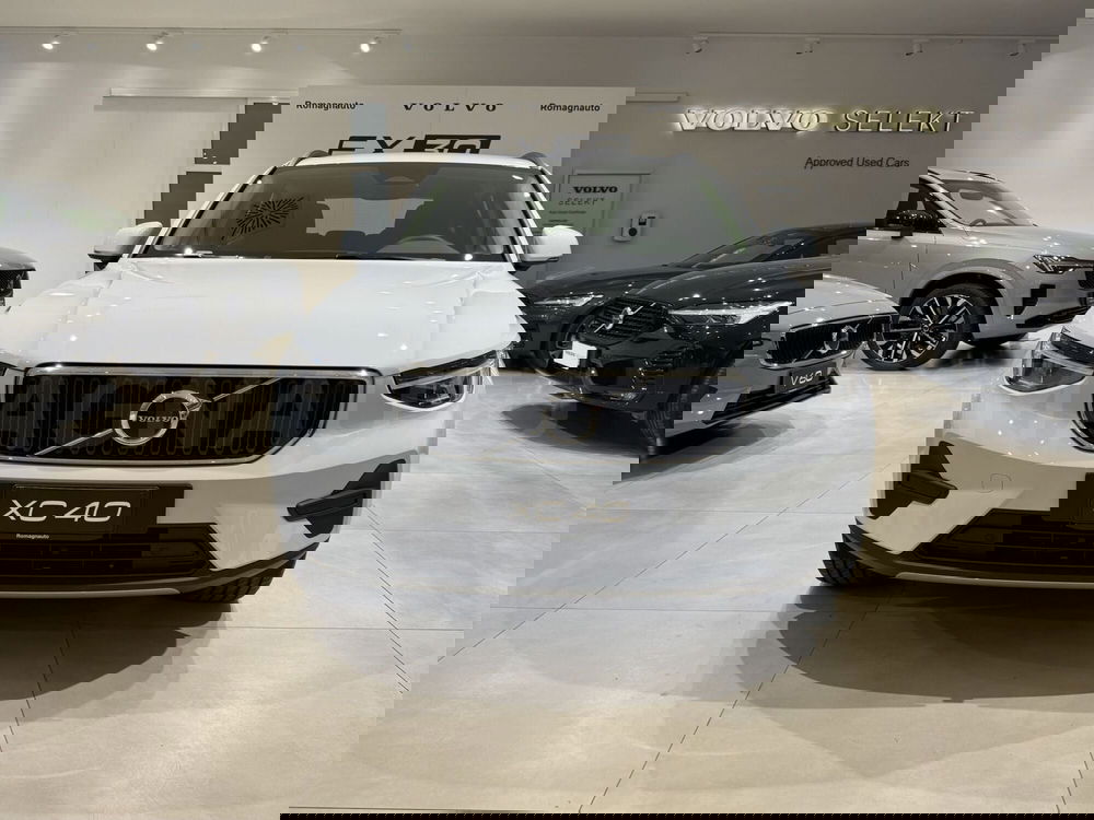 Volvo XC40 nuova a Forlì-Cesena (2)
