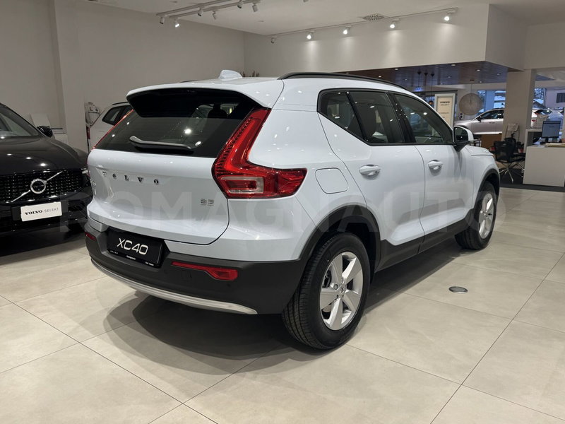 Volvo XC40 nuova a Forlì-Cesena (5)