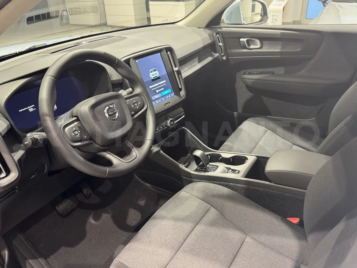 Volvo XC40 nuova a Forlì-Cesena (6)