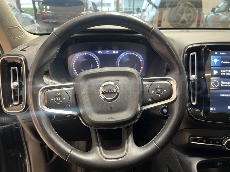 VOLVO Veicoli Commerciali XC40 usata a Forlì-Cesena (17)