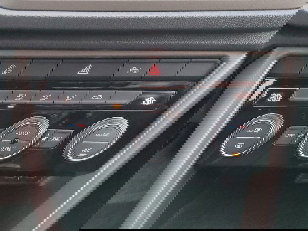 Volkswagen T-Roc usata a Pavia (8)