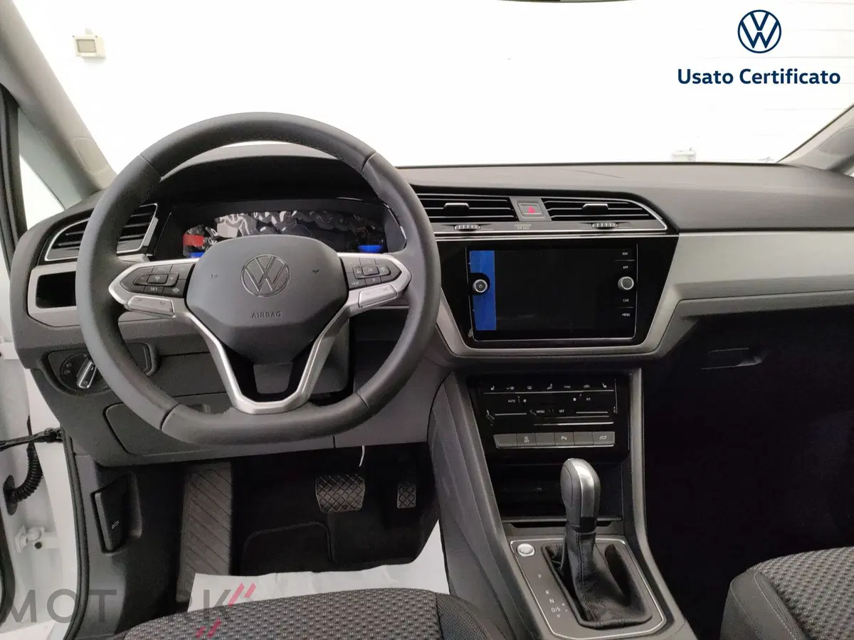 Volkswagen Touran nuova a Varese (13)