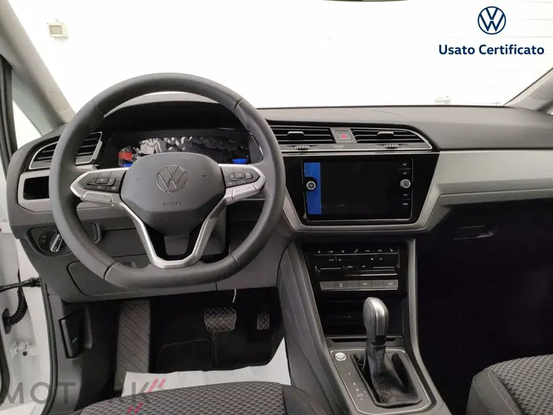 Volkswagen Touran nuova a Varese (13)