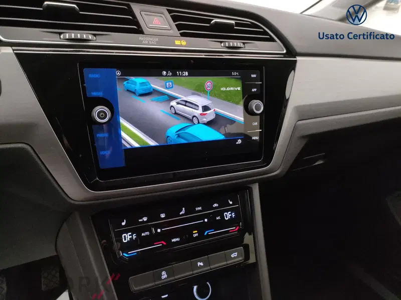 Volkswagen Touran nuova a Varese (16)
