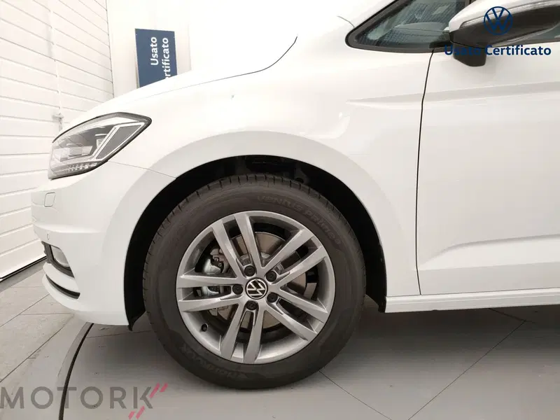 Volkswagen Touran nuova a Varese (6)