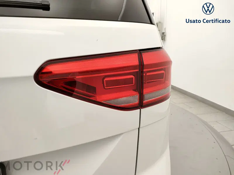 Volkswagen Touran nuova a Varese (8)