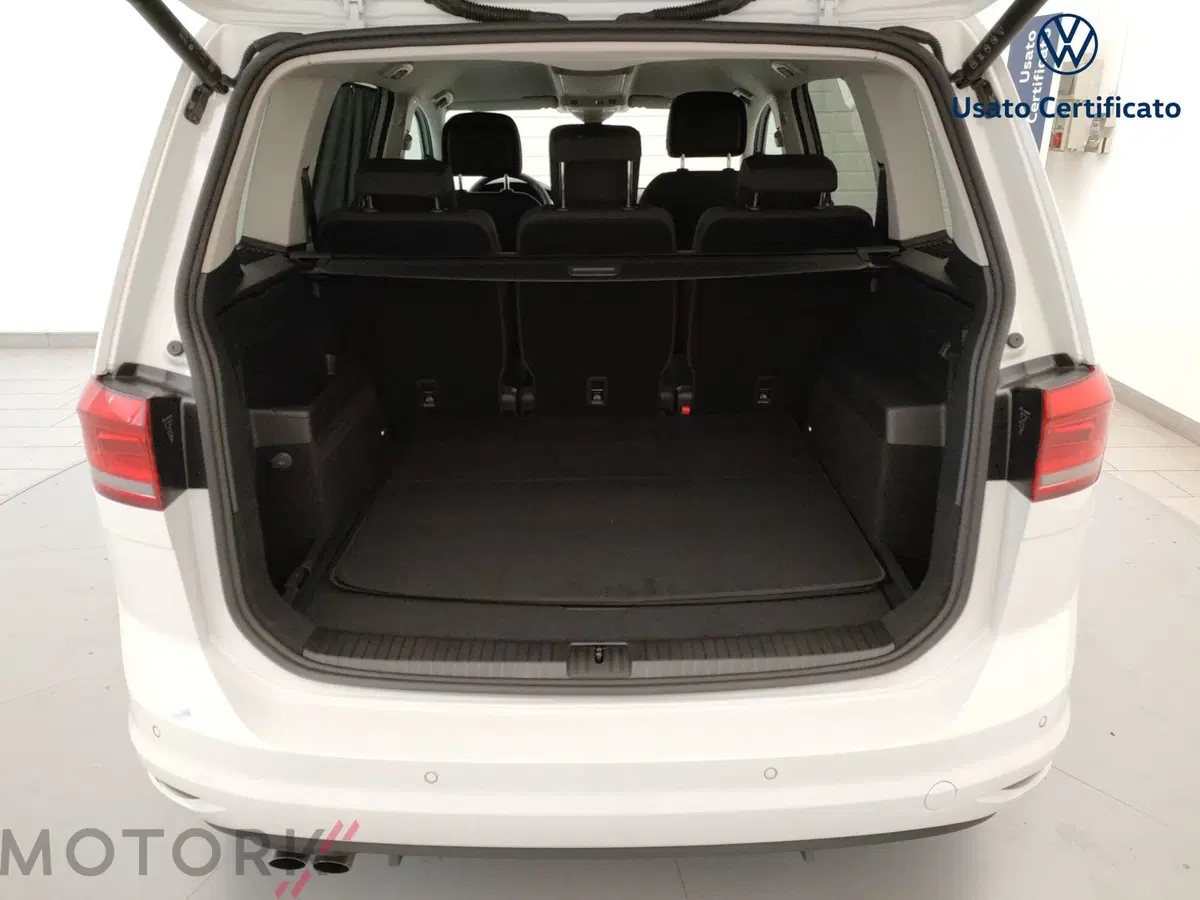 Volkswagen Touran nuova a Varese (9)