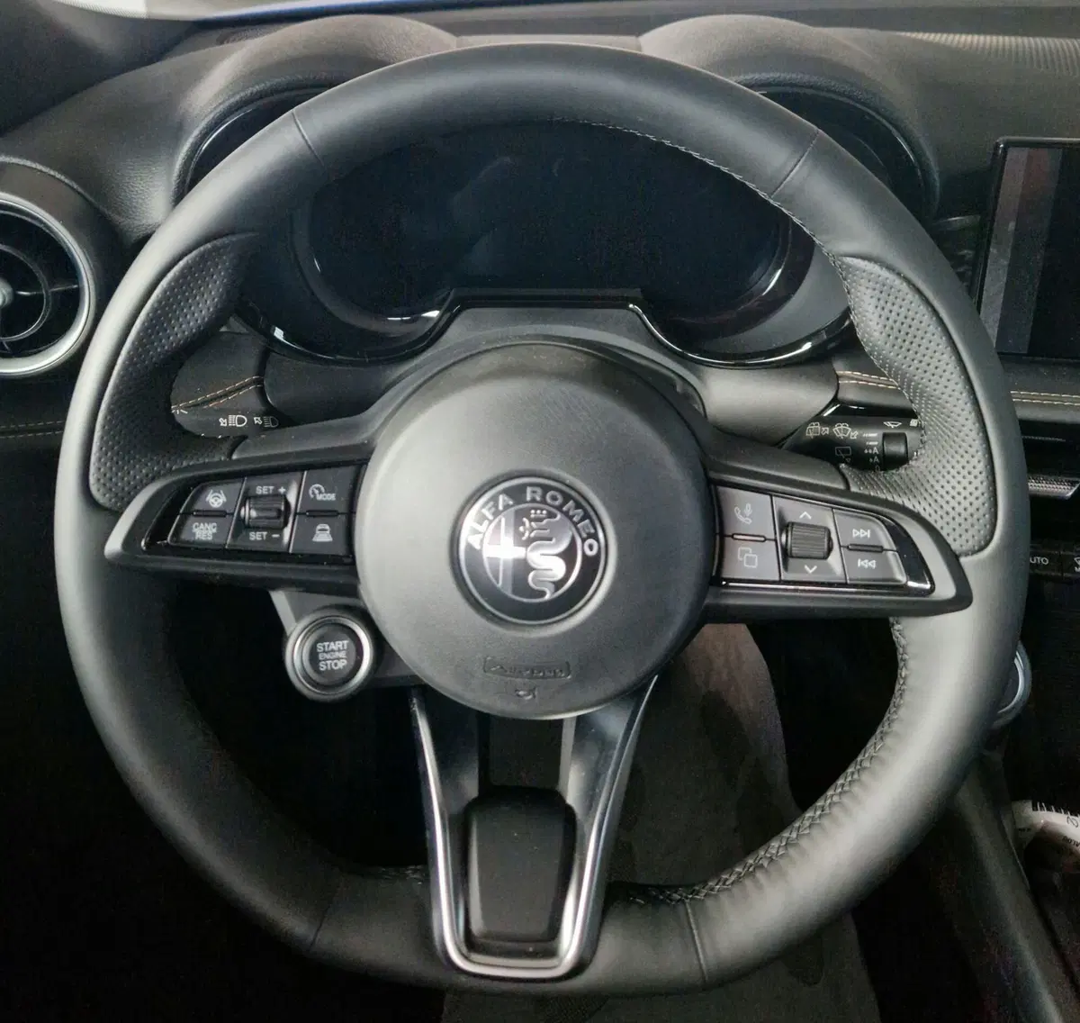 Alfa Romeo Tonale nuova a Terni (12)
