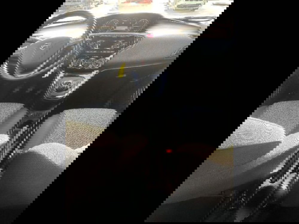 Lancia Ypsilon usata a Caltanissetta (11)