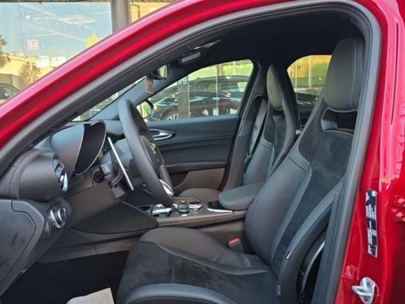 Alfa Romeo Giulia nuova a Monza e Brianza (11)