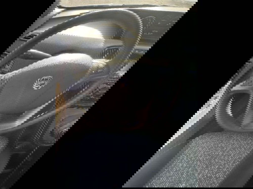 Lancia Ypsilon usata a Caltanissetta (12)