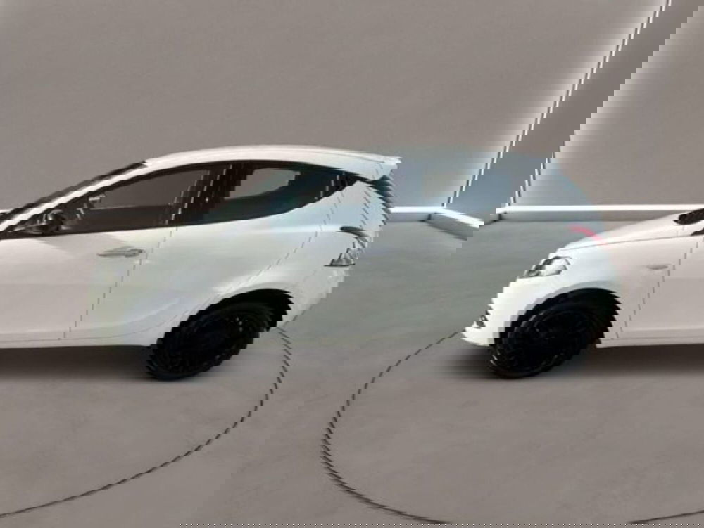 Lancia Ypsilon usata a Caltanissetta (8)