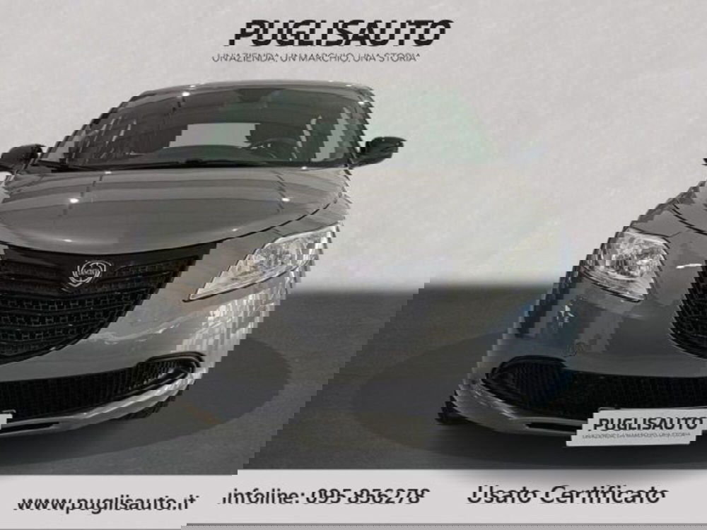 Lancia Ypsilon usata a Catania (2)