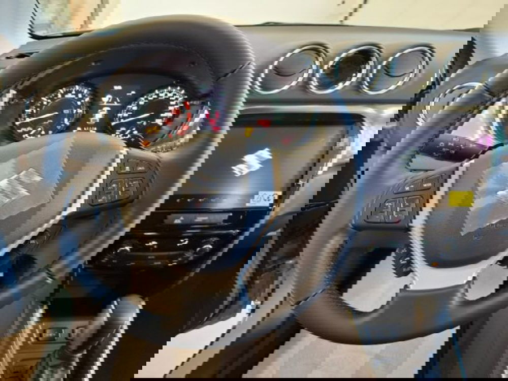 Suzuki Vitara nuova a Reggio Emilia (10)