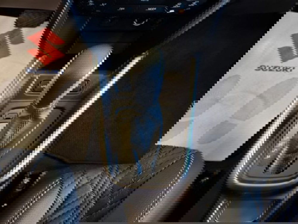 Suzuki Vitara nuova a Reggio Emilia (12)