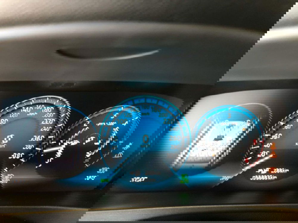 Jaguar F-Pace usata a Pistoia (4)