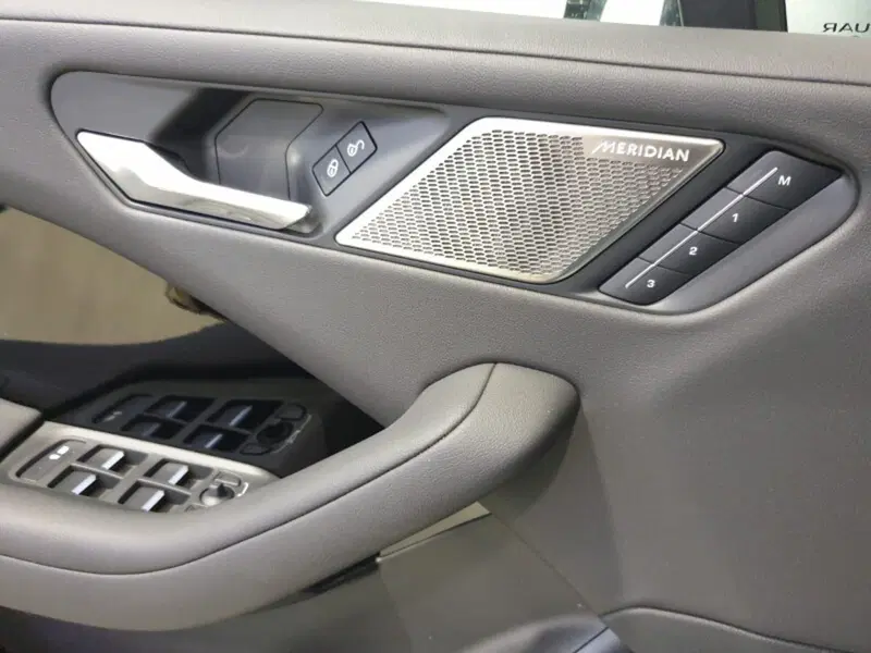 Jaguar I-Pace usata a Pistoia (7)
