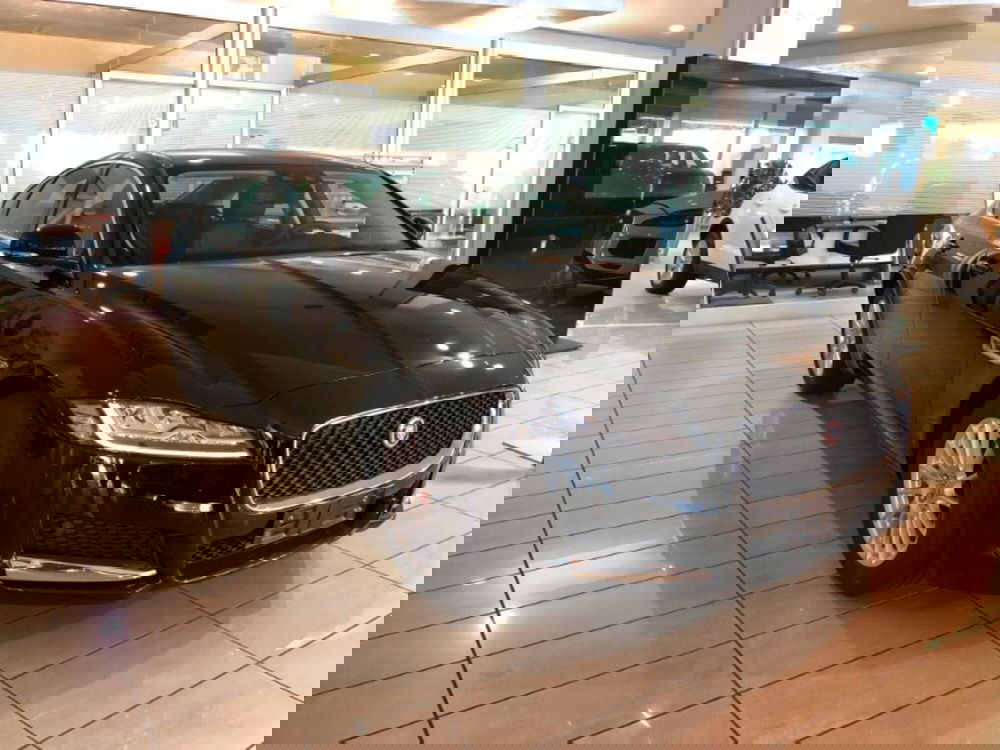 Jaguar XF usata a Pistoia
