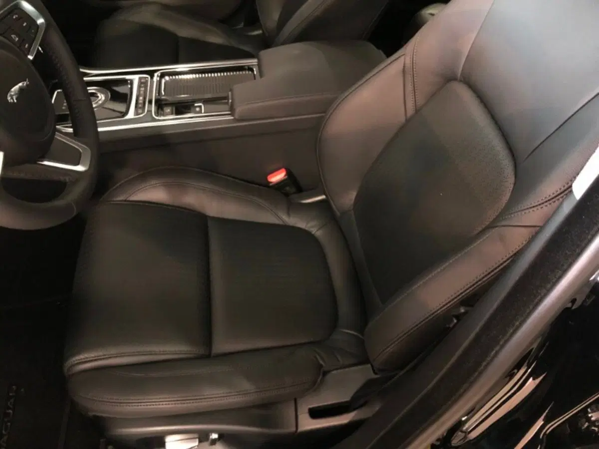 Jaguar XF usata a Pistoia (10)
