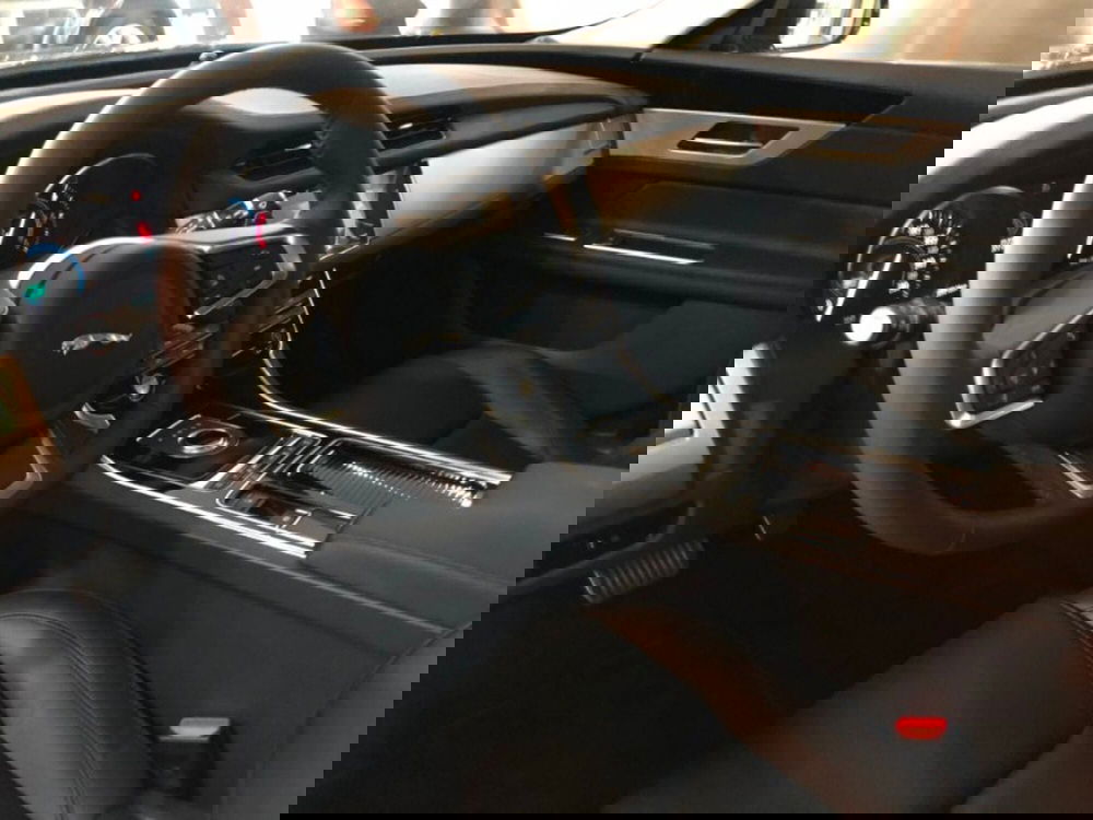 Jaguar XF usata a Pistoia (7)
