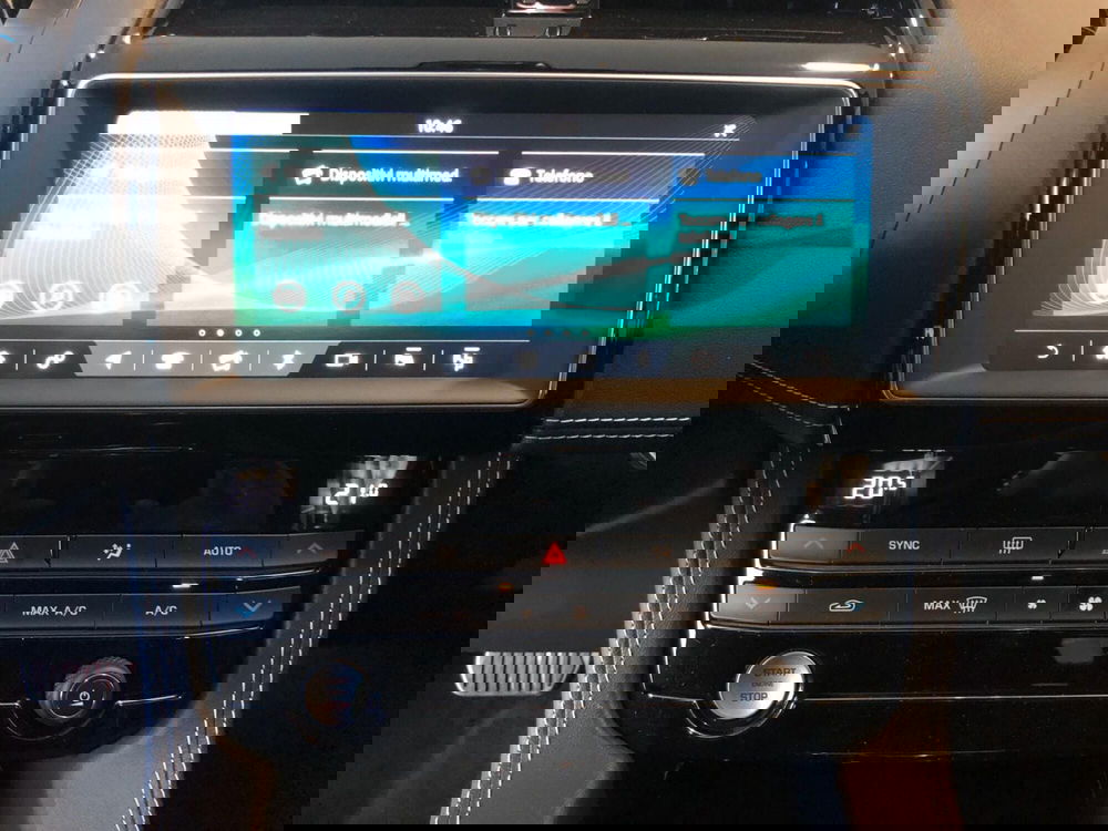 Jaguar F-Pace usata a Pistoia (6)