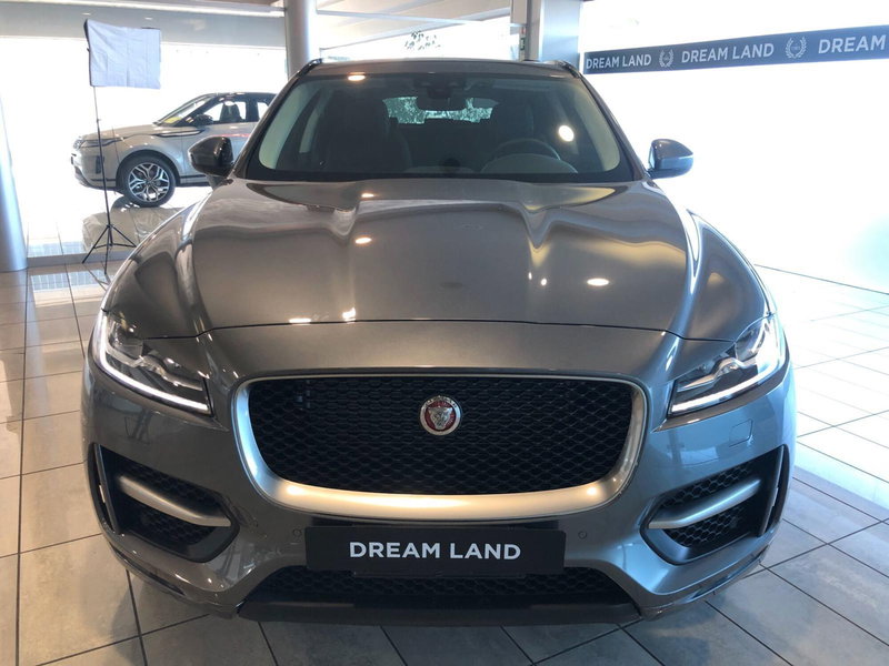 Jaguar F-Pace usata a Pistoia (8)