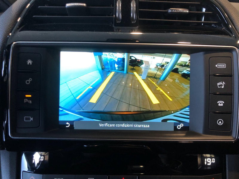 Jaguar F-Pace usata a Pistoia (13)